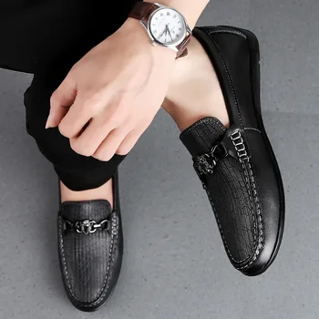 Yeni Ayakkabı Erkekler Hakiki deri makosenler tasarım ayakkabı Erkekler Slip-On Casual Erkek Ayakkabı Yetişkin Sürüş Mokasen Yumuşak kaymaz Loafer'lar